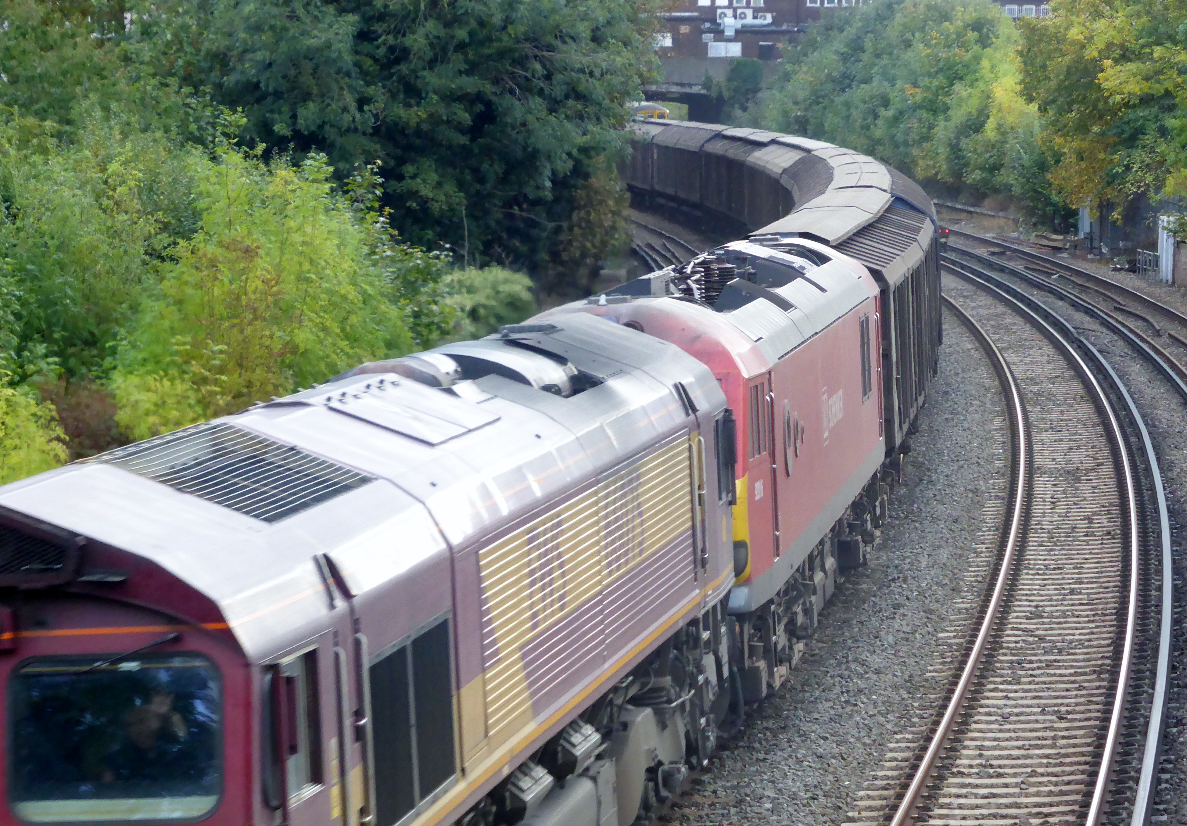 Class 8 autonomous electric tractor without cab on regional freight route