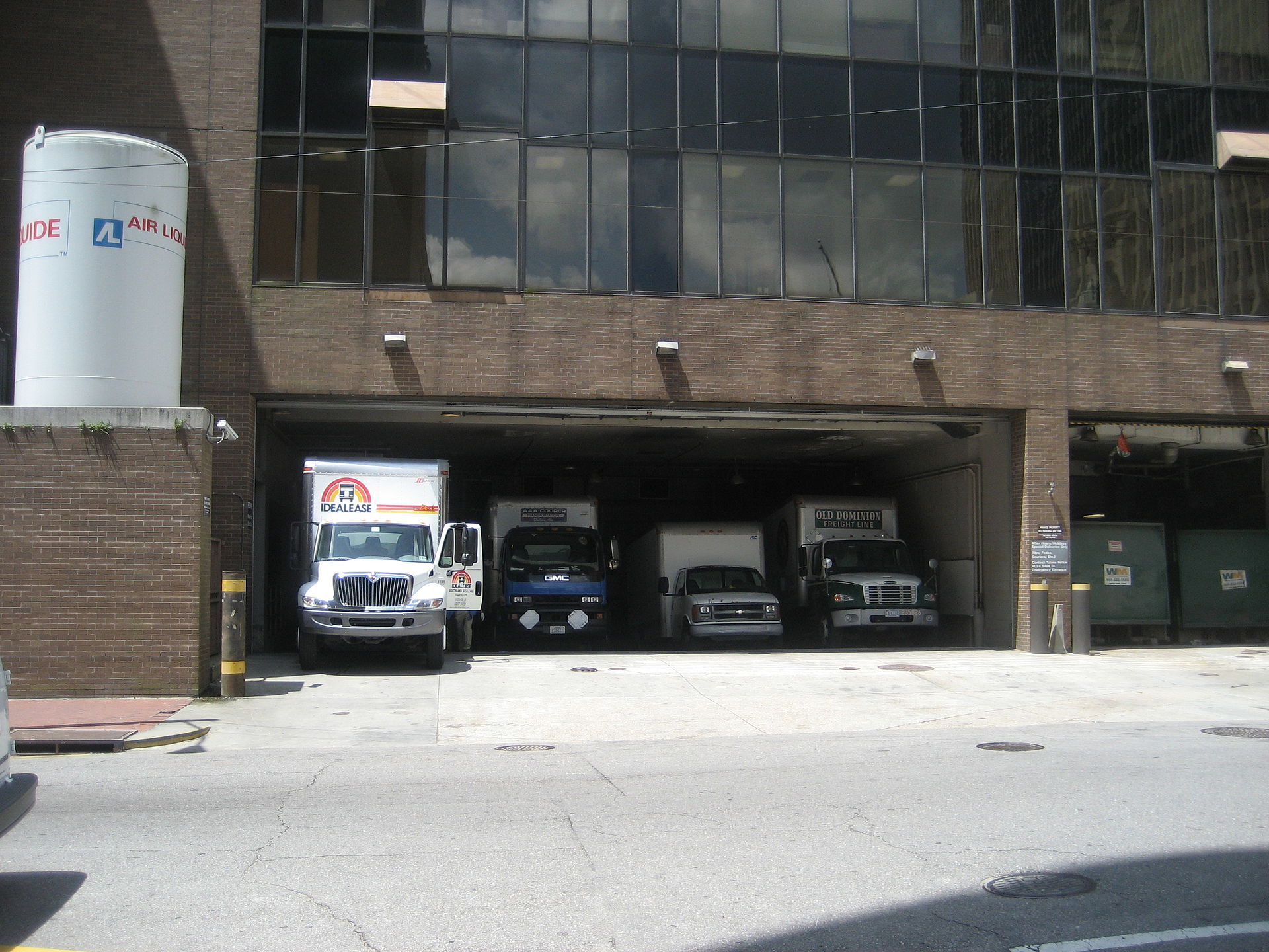 Truck hauling freight on highway, representing March 2026 tonnage increase and contract freight demand recovery