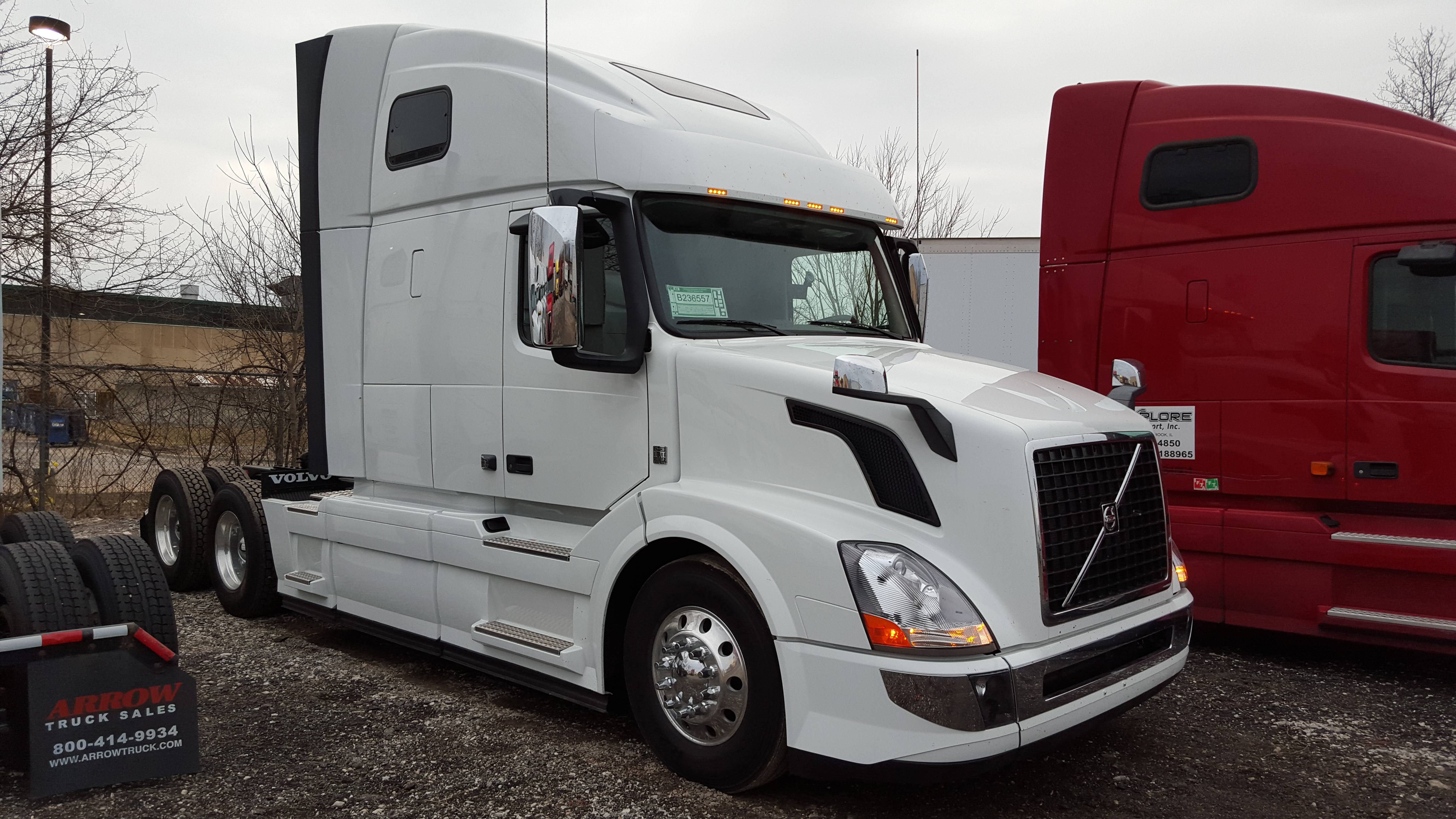 Volvo VNL Autonomous truck on highway with Aurora Driver system in commercial freight service