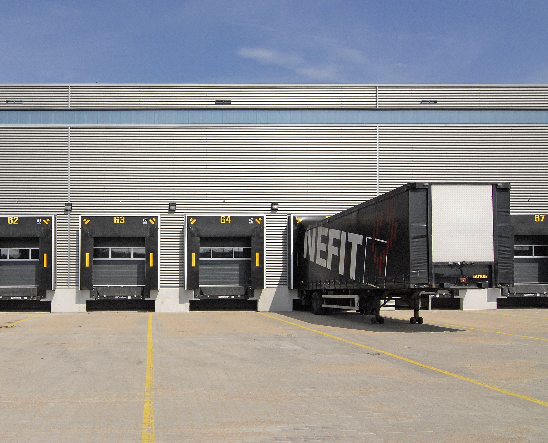 Aerial view of Averitt Express regional service center with multiple loading docks and trailer parking