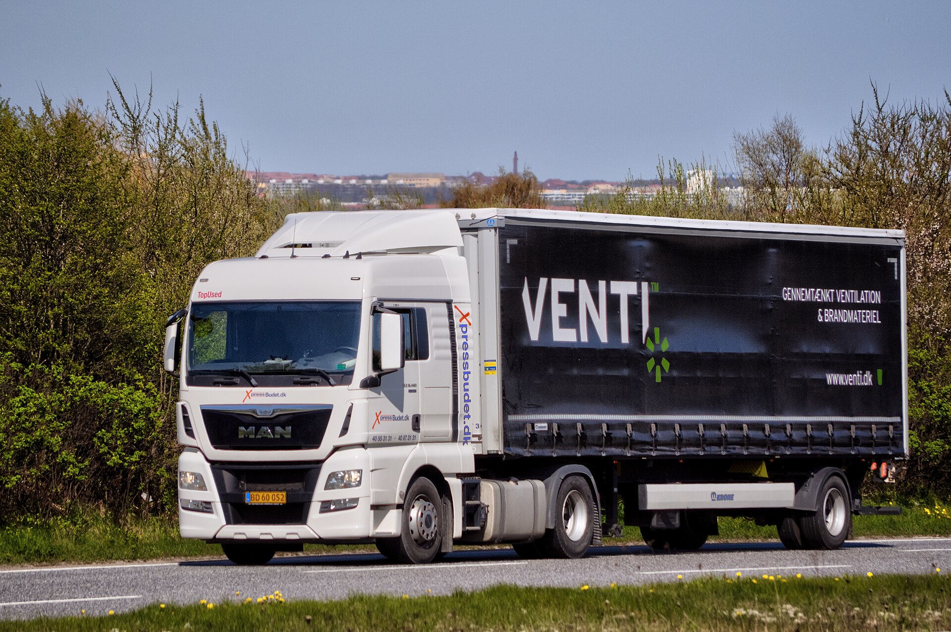 Heartland Express posts Q2 profit on equipment sales, not freight