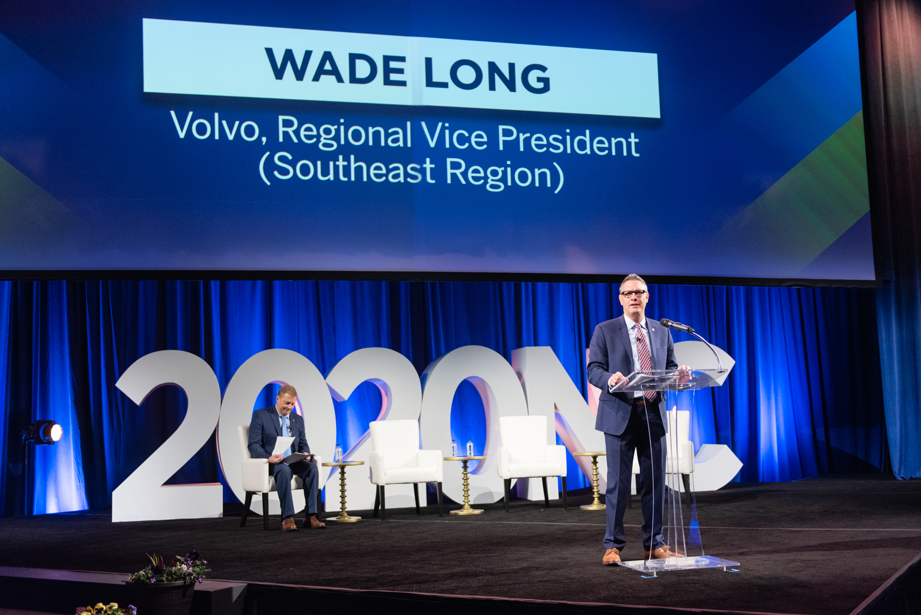 Volvo VNL Autonomous Runs Dallas-Houston Route With No Driver Onboard